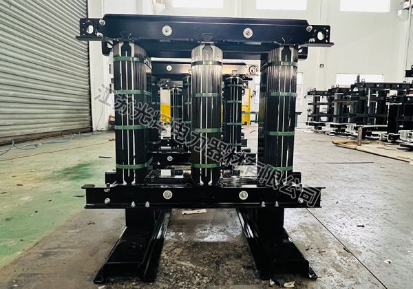 ��ѹ����о